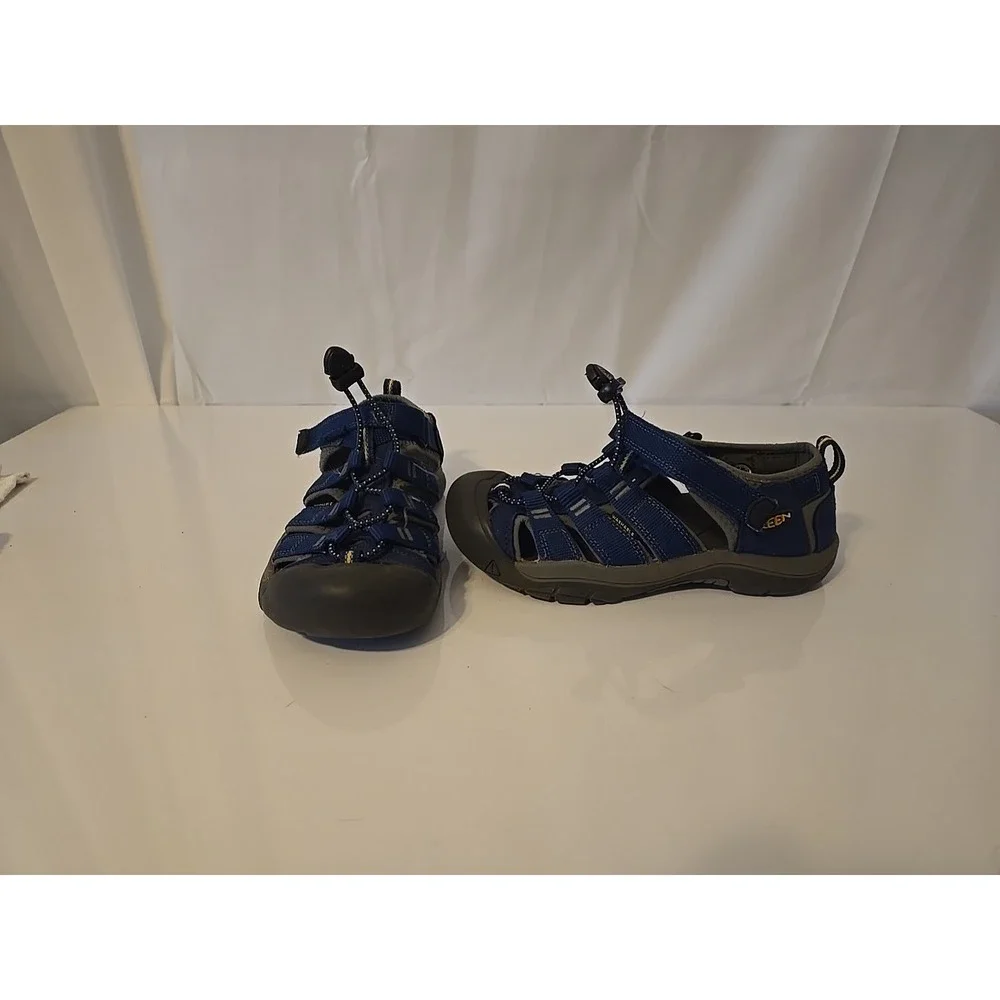 KEEN Kids Navy Blue Water/Outdoor Sandals Size 2 M Youth